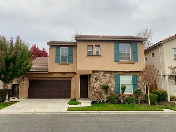 823 Monet Ln, Clovis, CA 93619