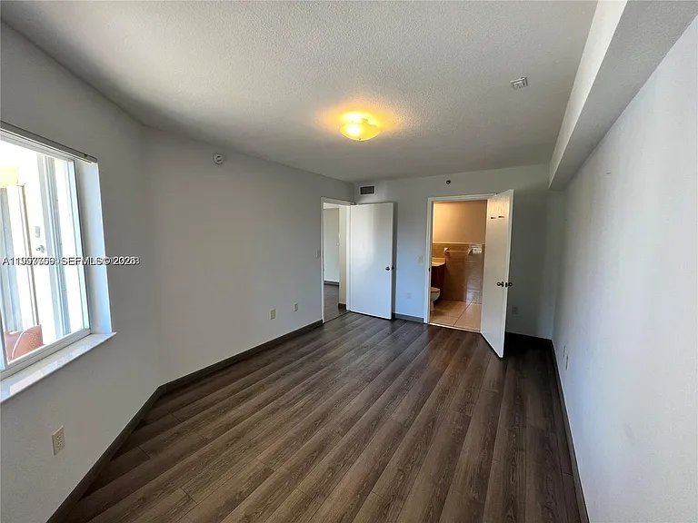 637 SW 3rd St #306 — Photo 10