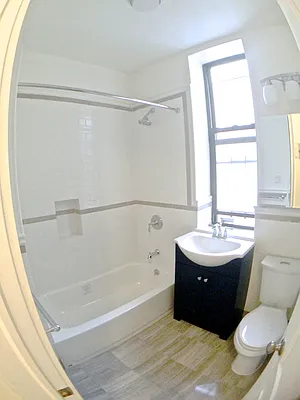 Rented by Newcastle Realty Services | media 27