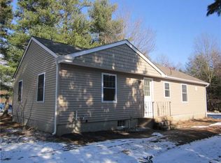 2010 Nooseneck Hill Rd, Coventry, RI 02816