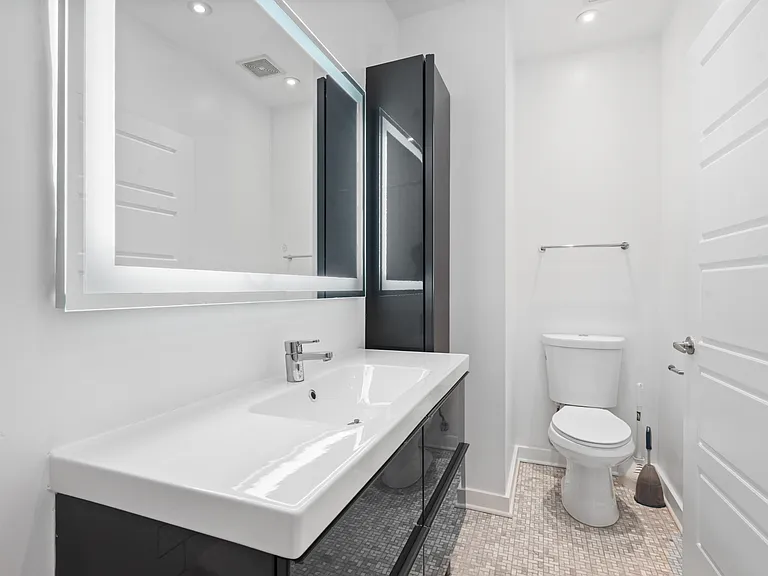 335 S Chester St — Photo 13