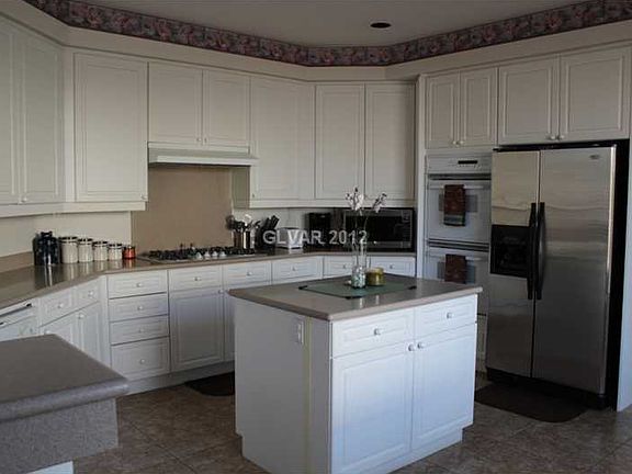 3rd image of 2376 Thayer Ave