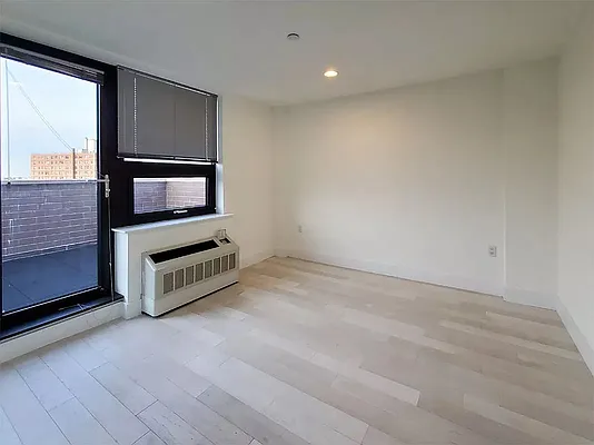 Rented by Yunan LLC | media 32