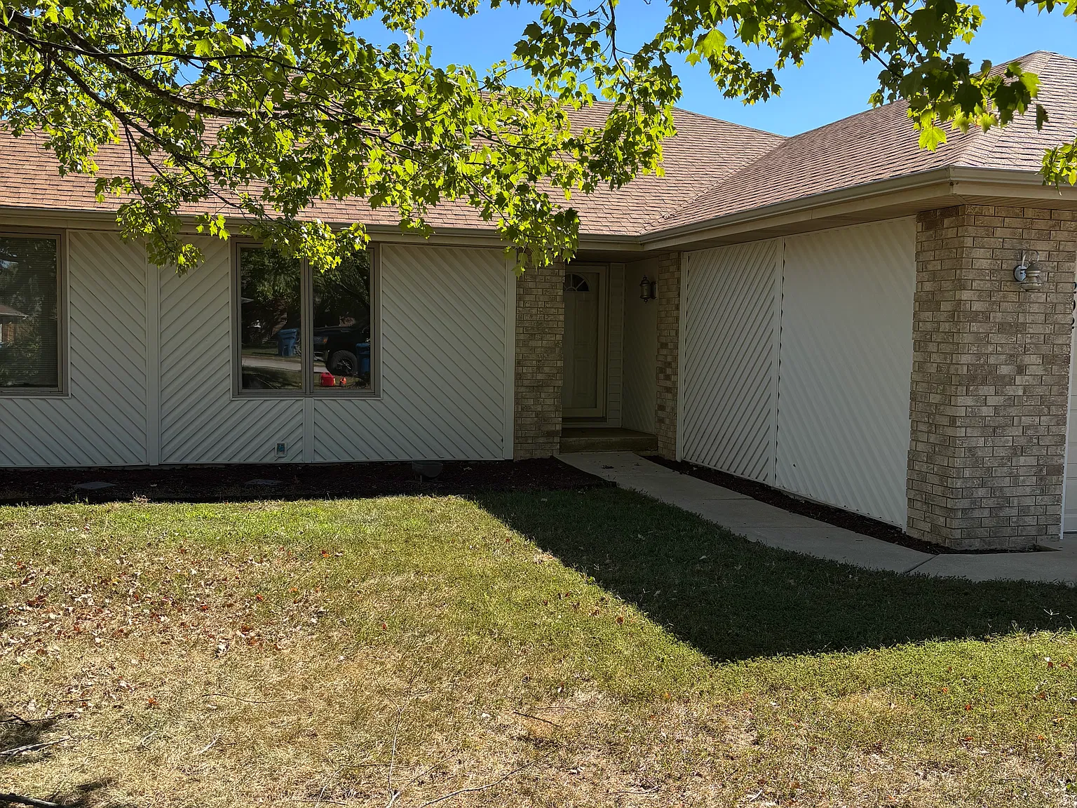 202 N Marie St — Photo 1