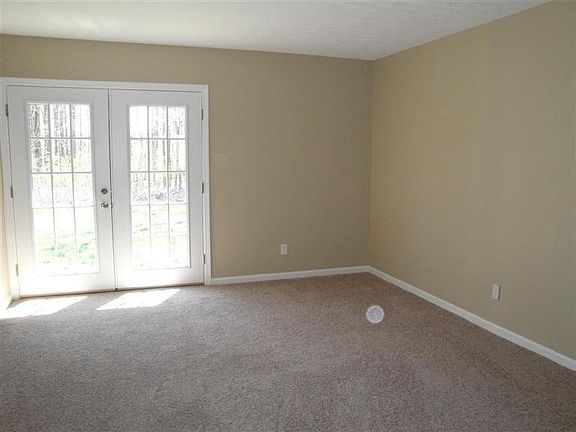 4th image of 995 Crisfield Dr