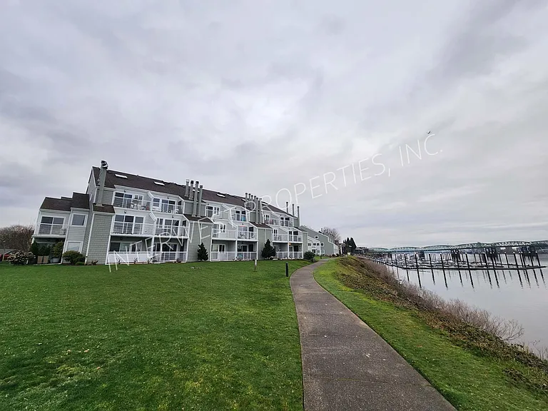 153 N Hayden Bay Dr — Photo 3