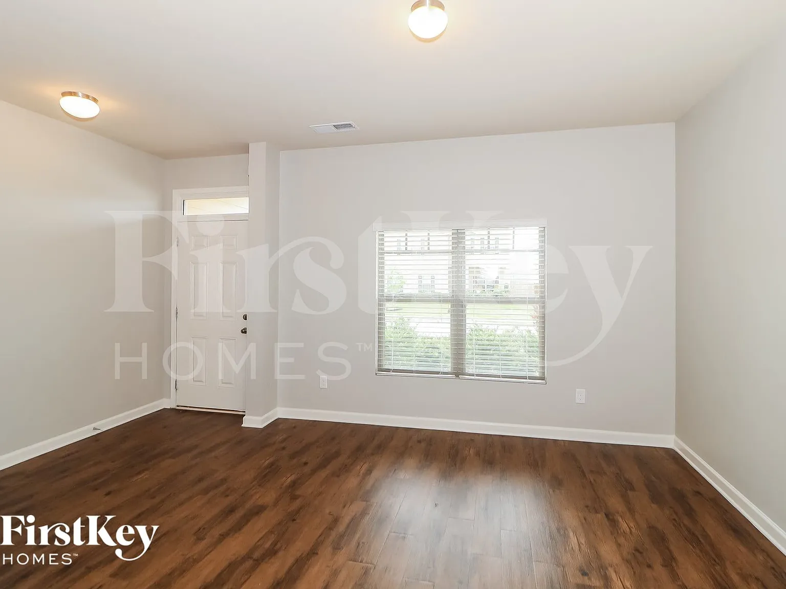 4 bed, 2.5 bath, 2416 sqft, $2,705 — Photo 3