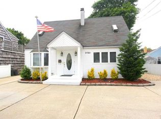 3120 Oceanside Rd, Oceanside, NY 11572