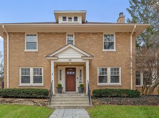 105 N Vine St, Hinsdale, IL 60521