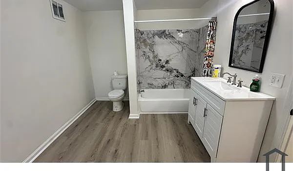 49 S Carrollton Ave — Photo 5