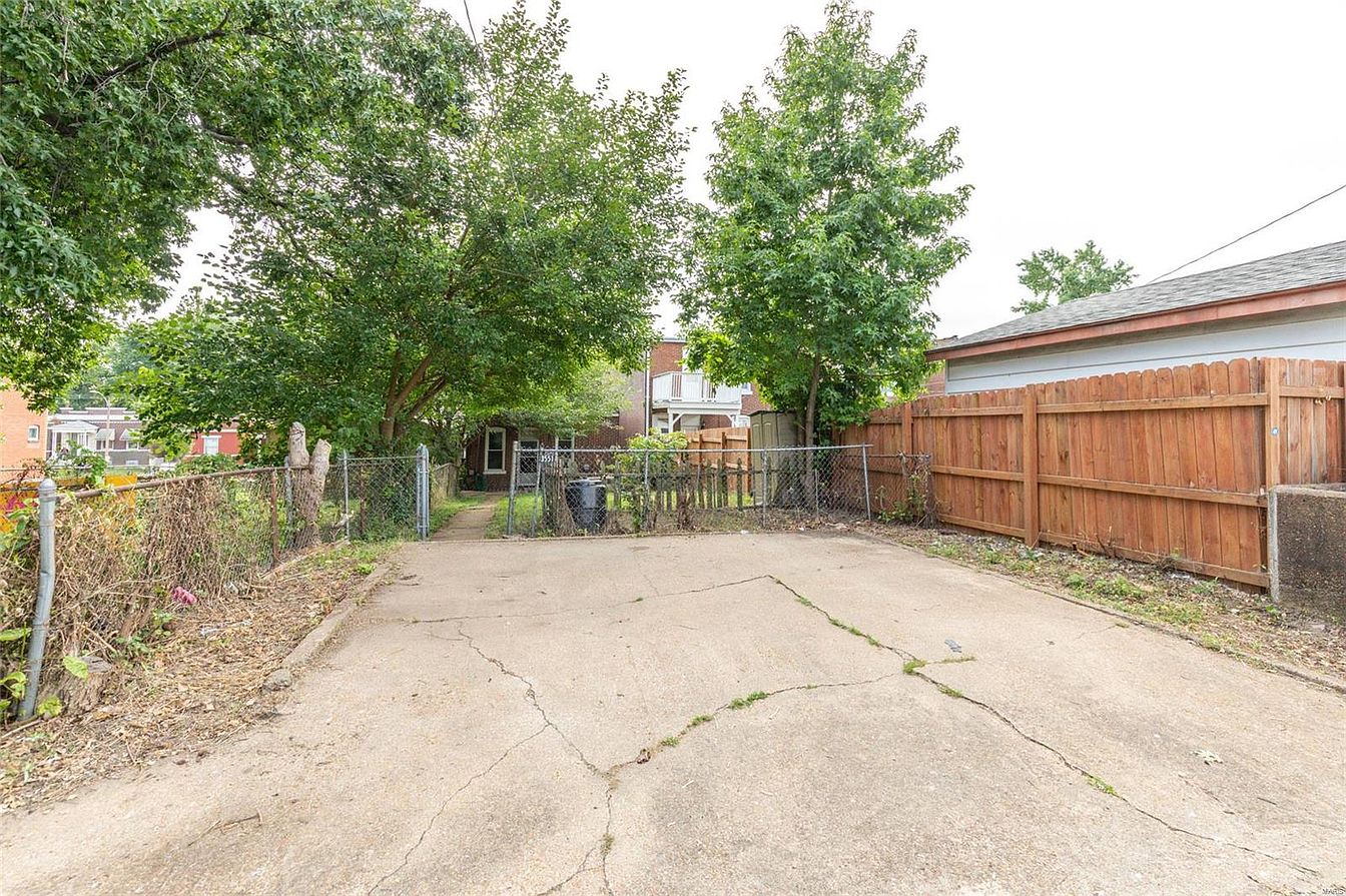 c. 1910 Brick Bungalow For Sale in Saint Louis, MO. 99,900 Sold