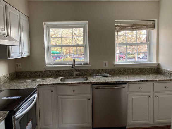 Kitchen - Main Level