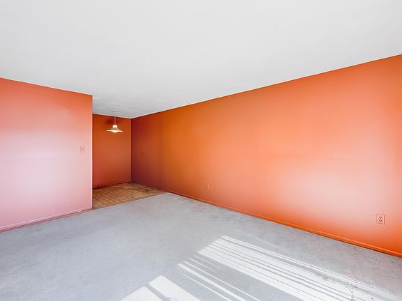 4th image of 630 Clarke Rd #209