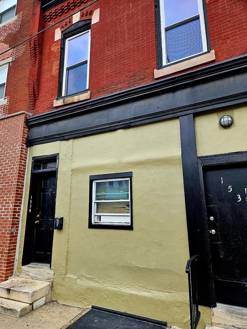 Point breeze second floor one bedroom plus — Photo 1
