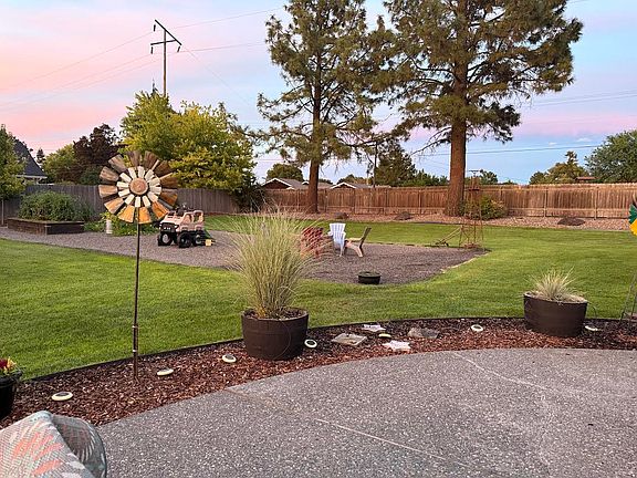 3rd image of 1795 Reser Rd