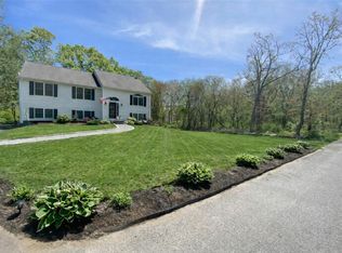98 Cedar Grove Dr, Exeter, RI 02822