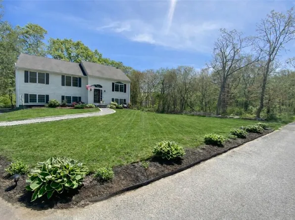 98 Cedar Grove Dr, Exeter, RI 02822