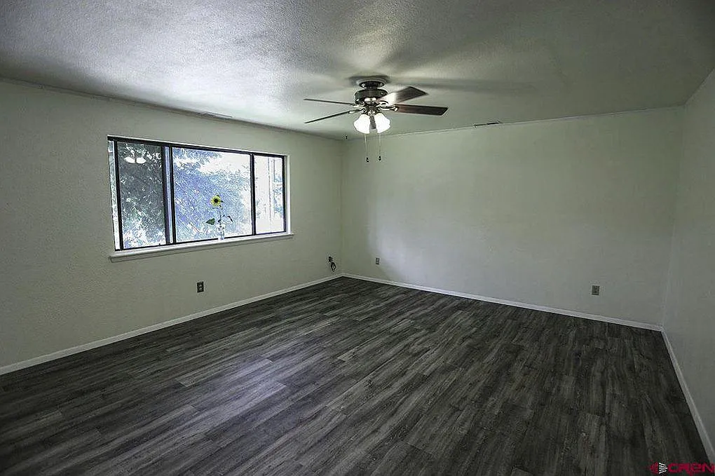 3 bed, 1005 sqft, $1,800 — Photo 3
