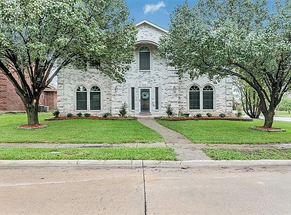 5th image of 212 Towngate Dr