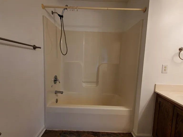 2823 Franzia Dr — Photo 12