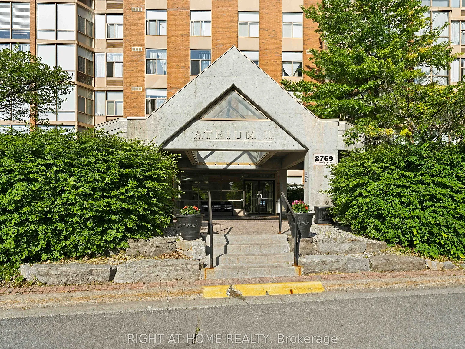 2 bed, $2,500 — Photo 2
