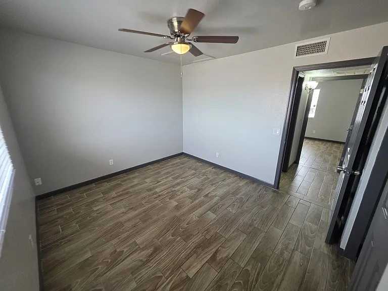 1462 E 28th Ave #4 — Photo 44