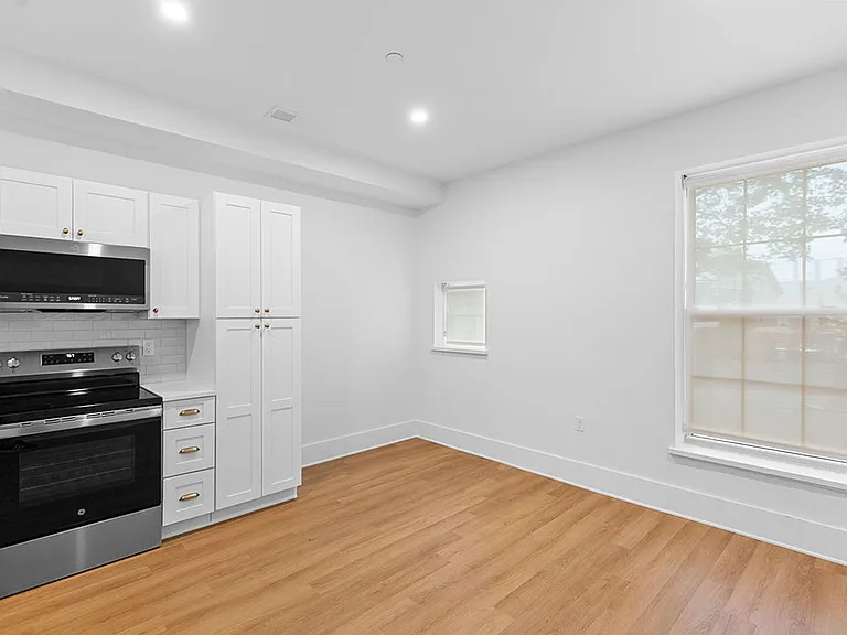 31 Hope St #105 — Photo 5