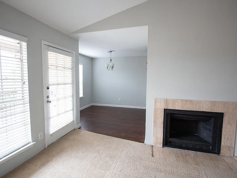 The Claridge Apartments — Photo 10