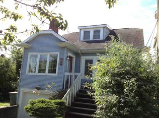 549 NE 82nd St, Seattle, WA 98115
