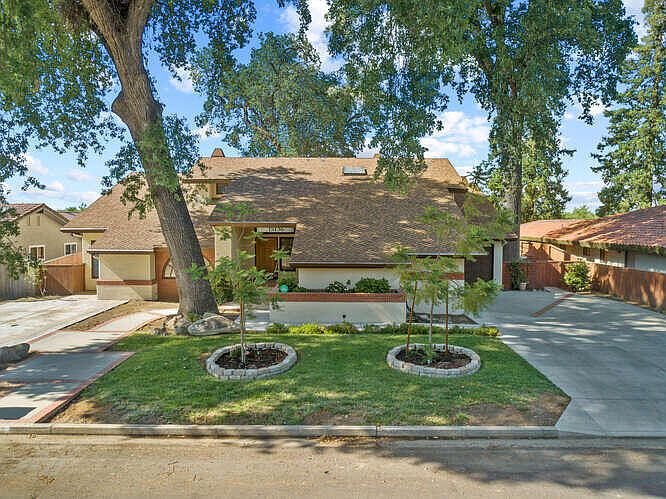 1st image of 15136 Lipson Avenue