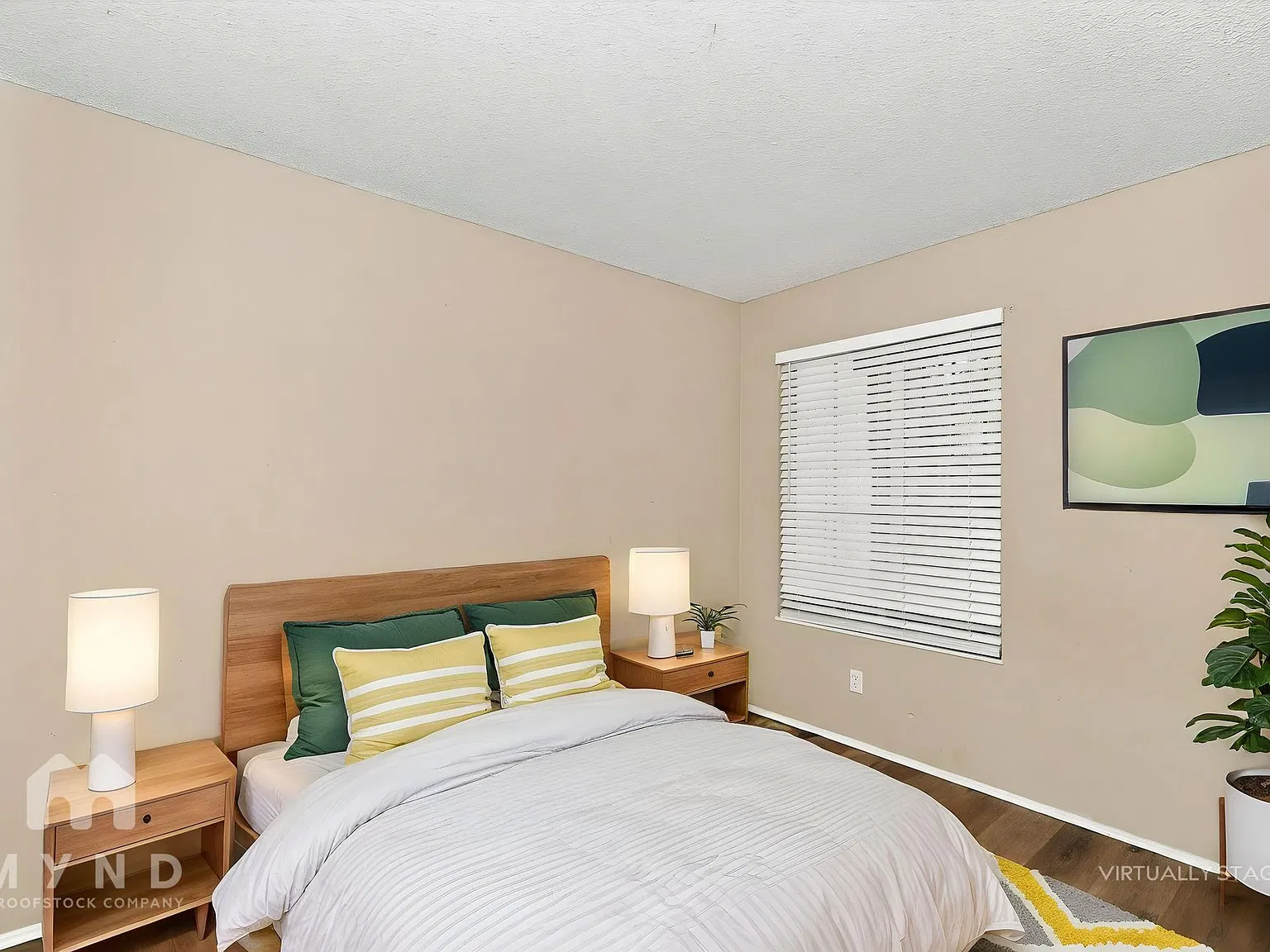 3 bed, 2.0 bath, 1058 sqft, $2,990 — Photo 4