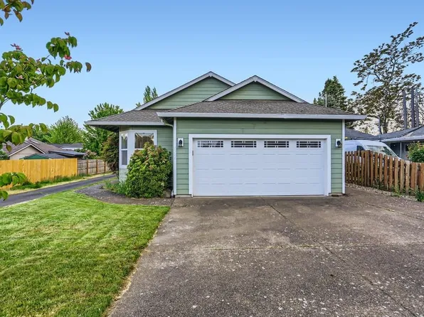 1586 NE Grandhaven Dr, McMinnville, OR 97128