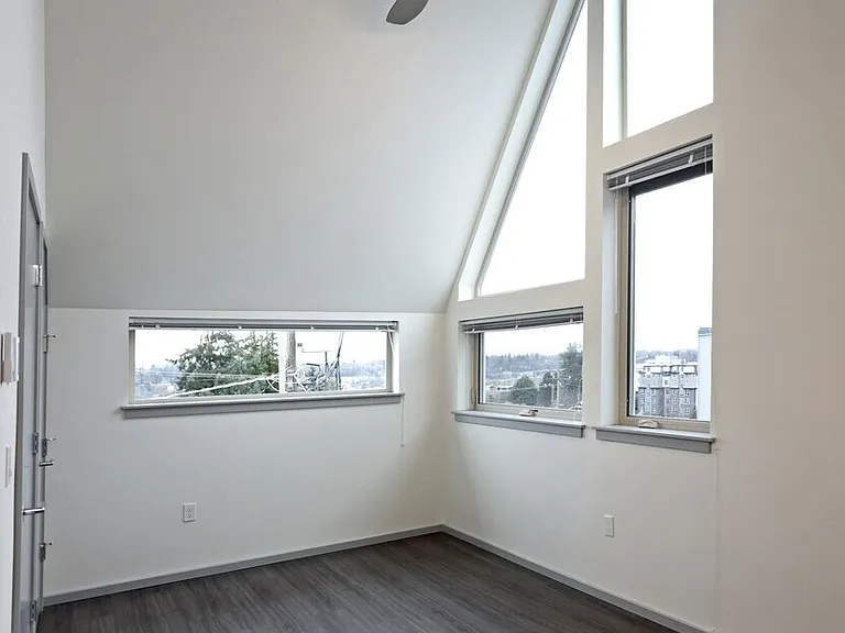 4122 36th Ave SW — Photo 21