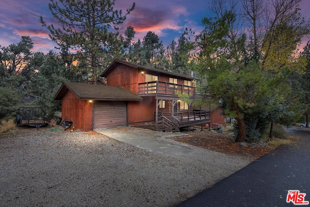 3 bed, 1.5 bath, 1280 sqft, $2,150 — Photo 1