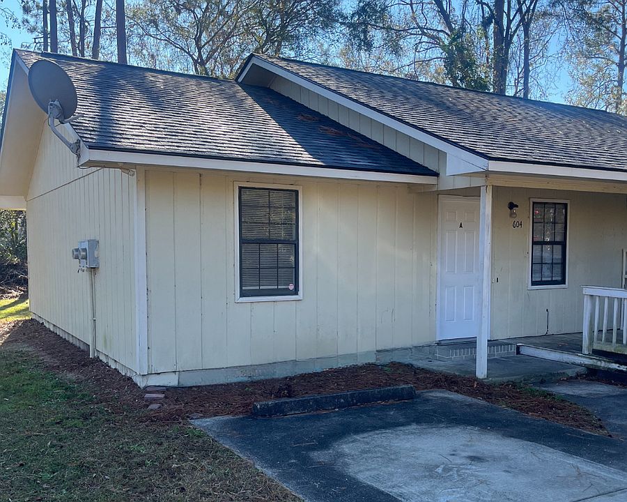 1st image of 604 Little John Ct #A