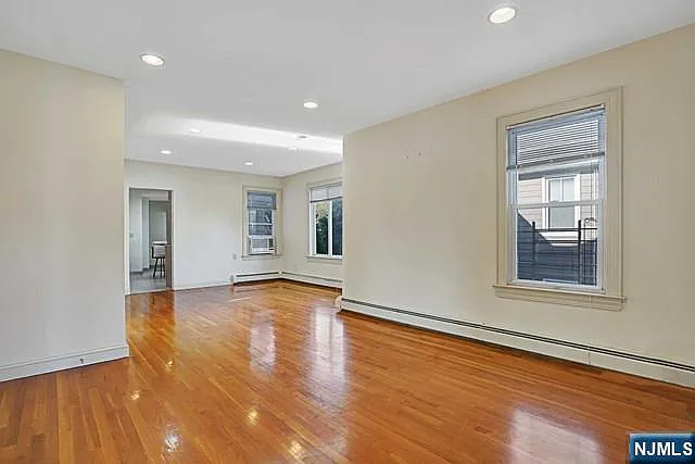 2 bed, 2.0 bath, $2,800 — Photo 3