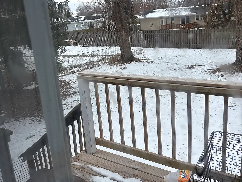 Deck/patio leading to bakyard
