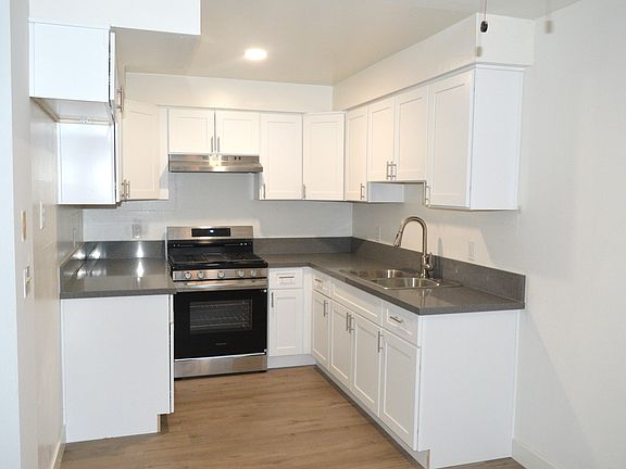 3rd image of 568 E Colorado Ave Unit 2