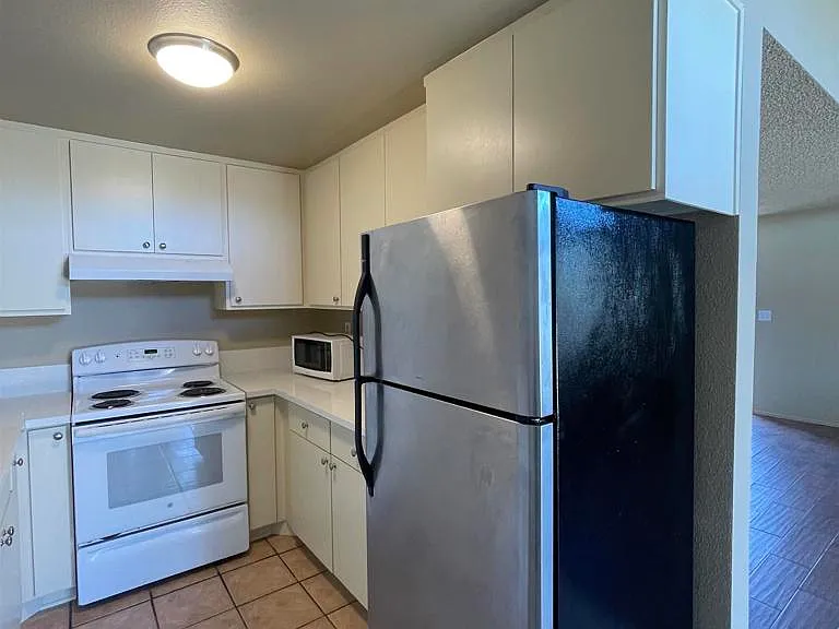 1729 Hollister St #15 — Photo 6