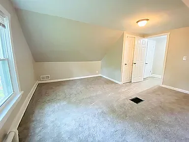 240 Helen St — Photo 12
