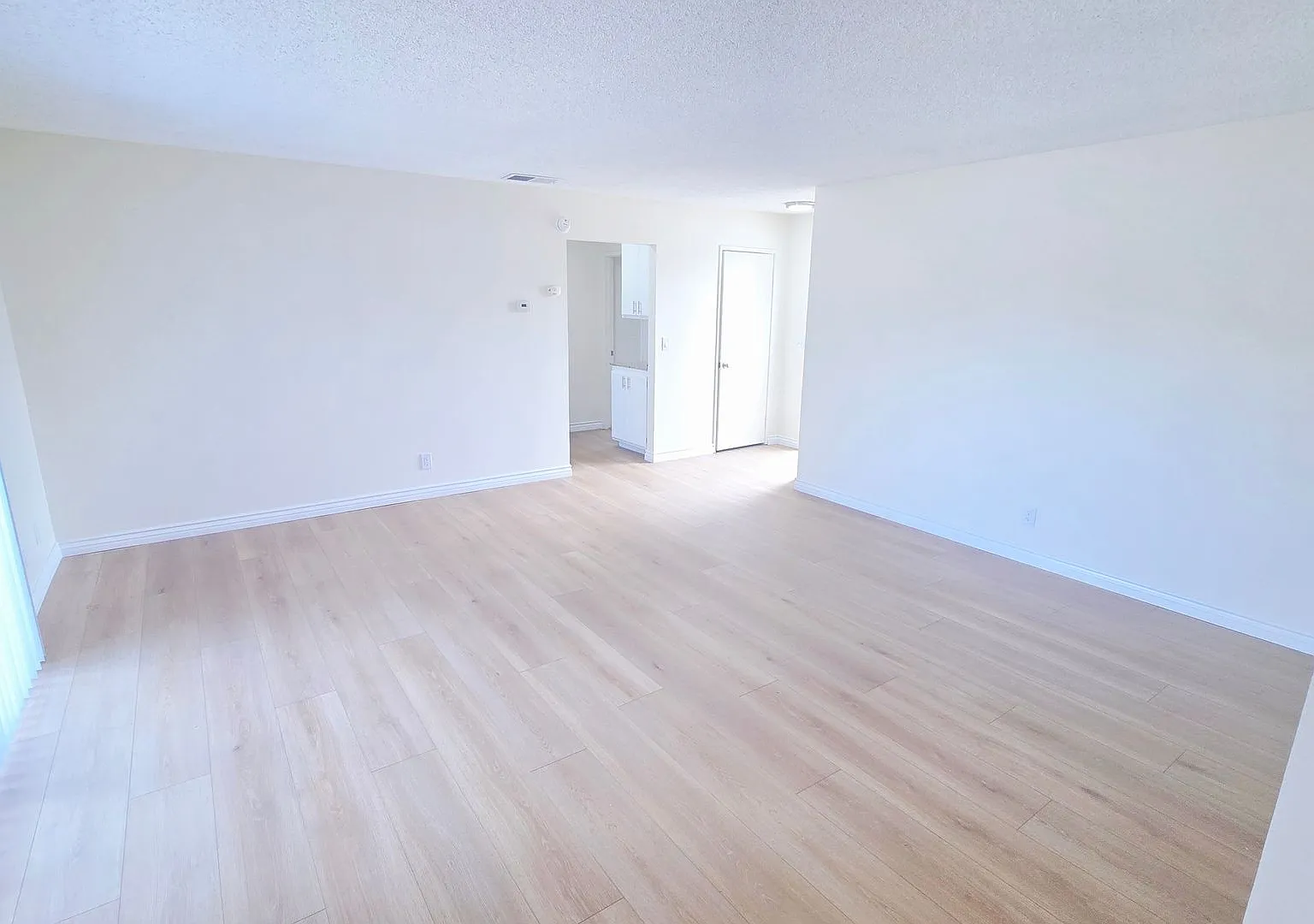 Suncrest Apartments — Photo 2