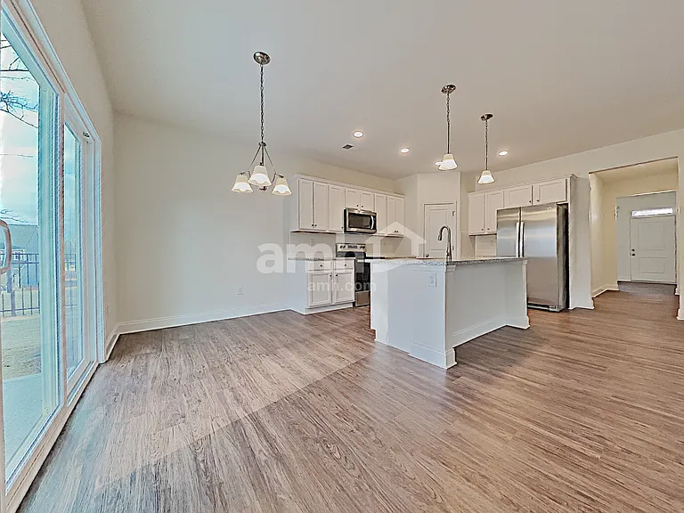 4915 Franks Creek Way — Photo 5