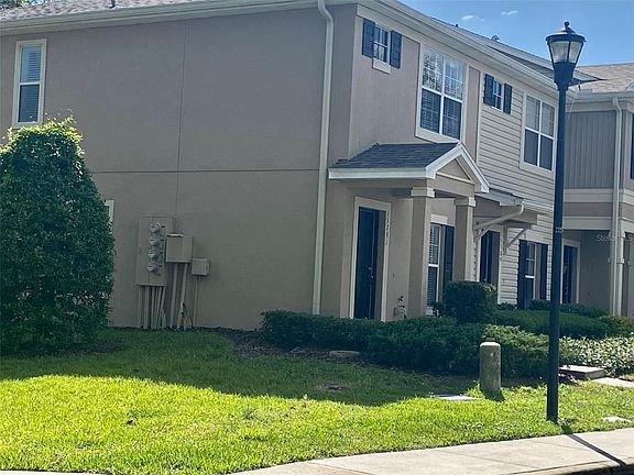 3rd image of 15791 Fishhawk Falls Dr