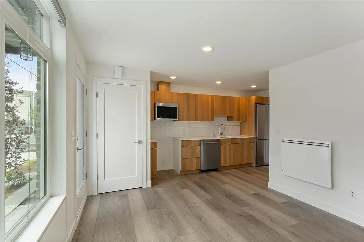 1 bed, 465 sqft, $1,670 — Photo 3