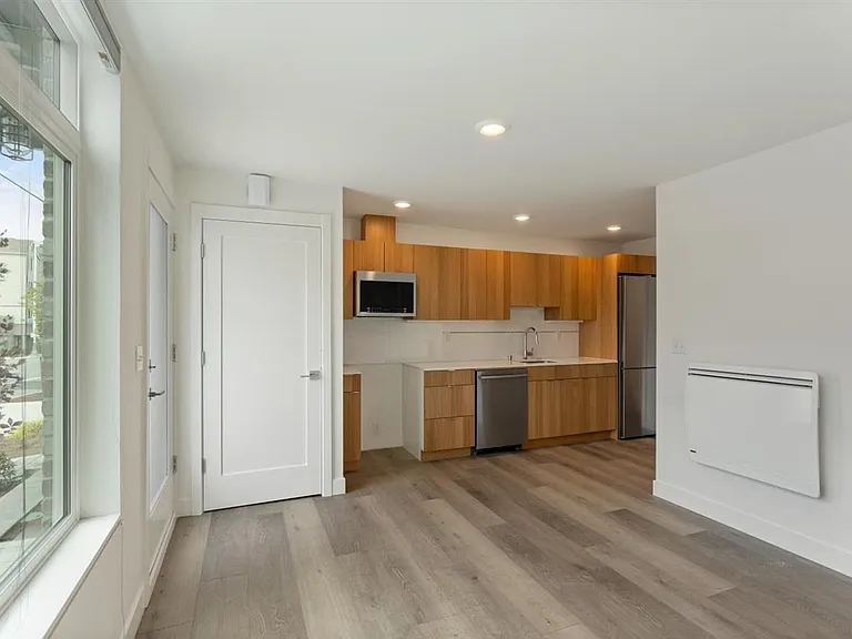 5810 Roosevelt Way NE #D — Photo 3