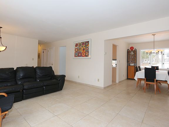 5th image of 3544 Curry St