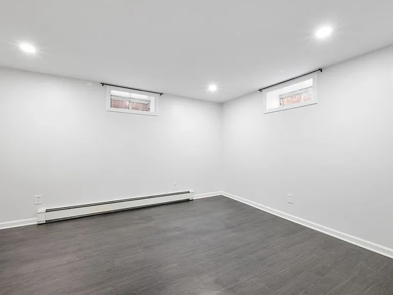 77 Alexander Ave — Photo 15