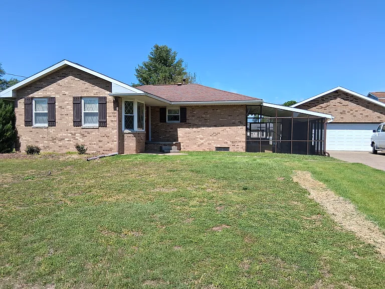233 N Meadowlark Dr — Photo 1