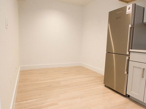 4th image of 165 1st Ave #7A