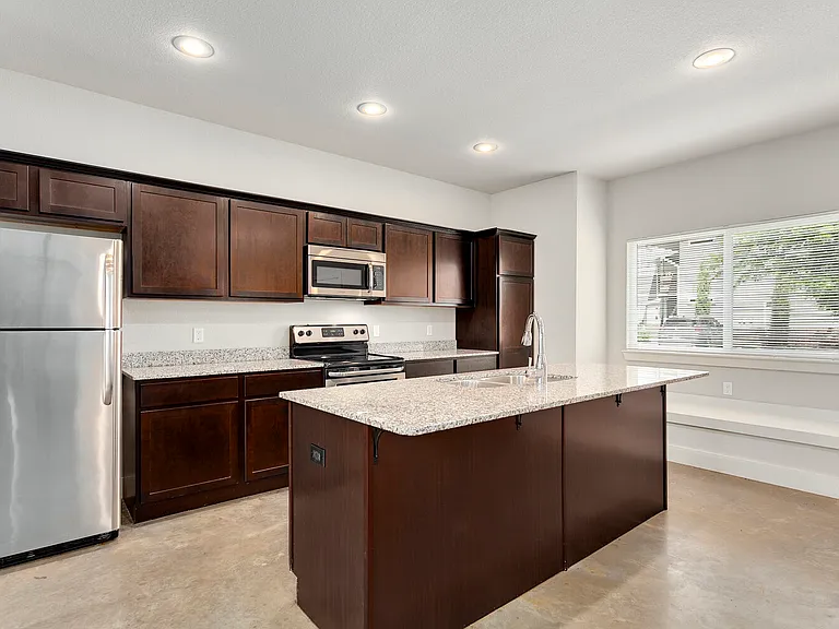 1337 N Oakland Ave #2 — Photo 4